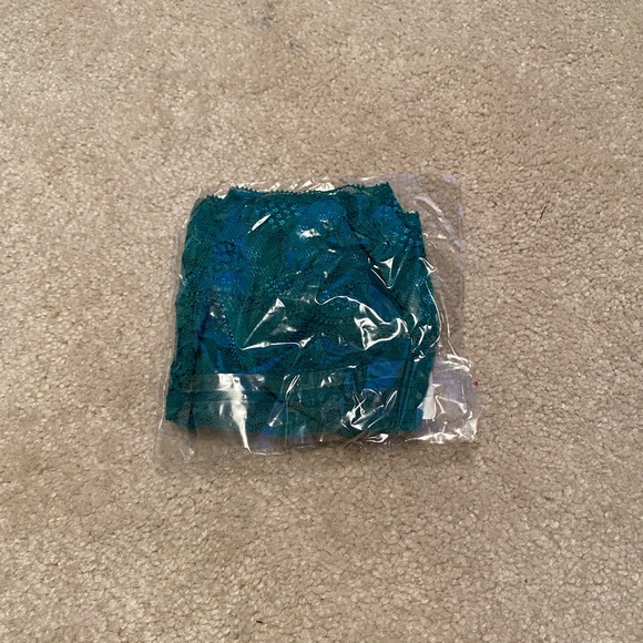 Bundle of 8 Lace Panties - Picture 8 of 9